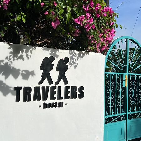 Hostal & Cafe Travelers Сантьяго Экстерьер фото