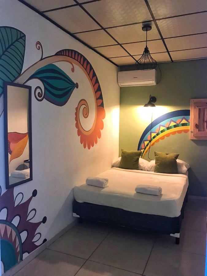 Hostal & Cafe Travelers Сантьяго Экстерьер фото