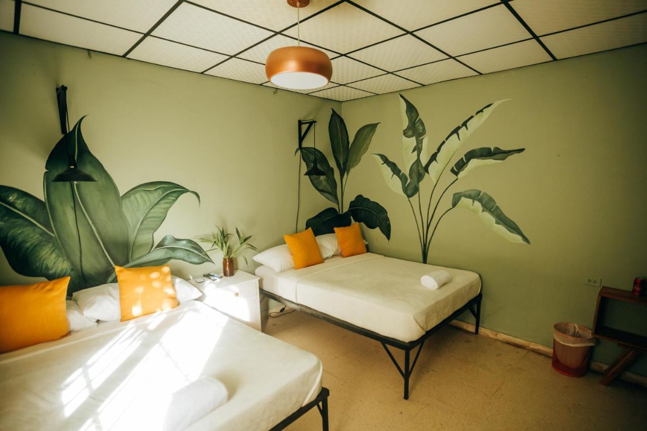 Hostal & Cafe Travelers Сантьяго Экстерьер фото