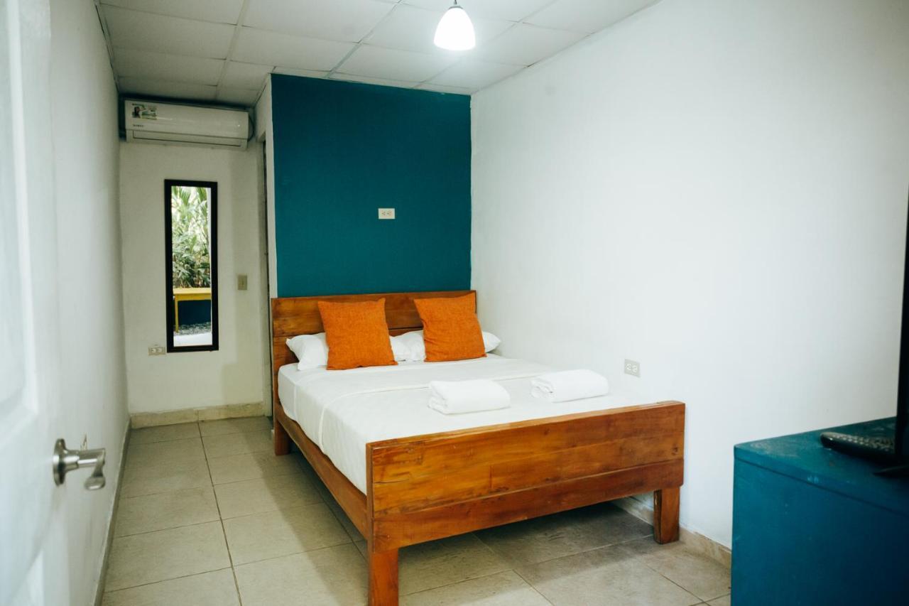 Hostal & Cafe Travelers Сантьяго Экстерьер фото
