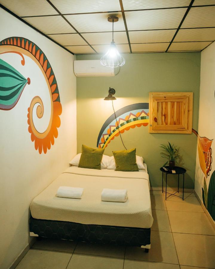 Hostal & Cafe Travelers Сантьяго Экстерьер фото