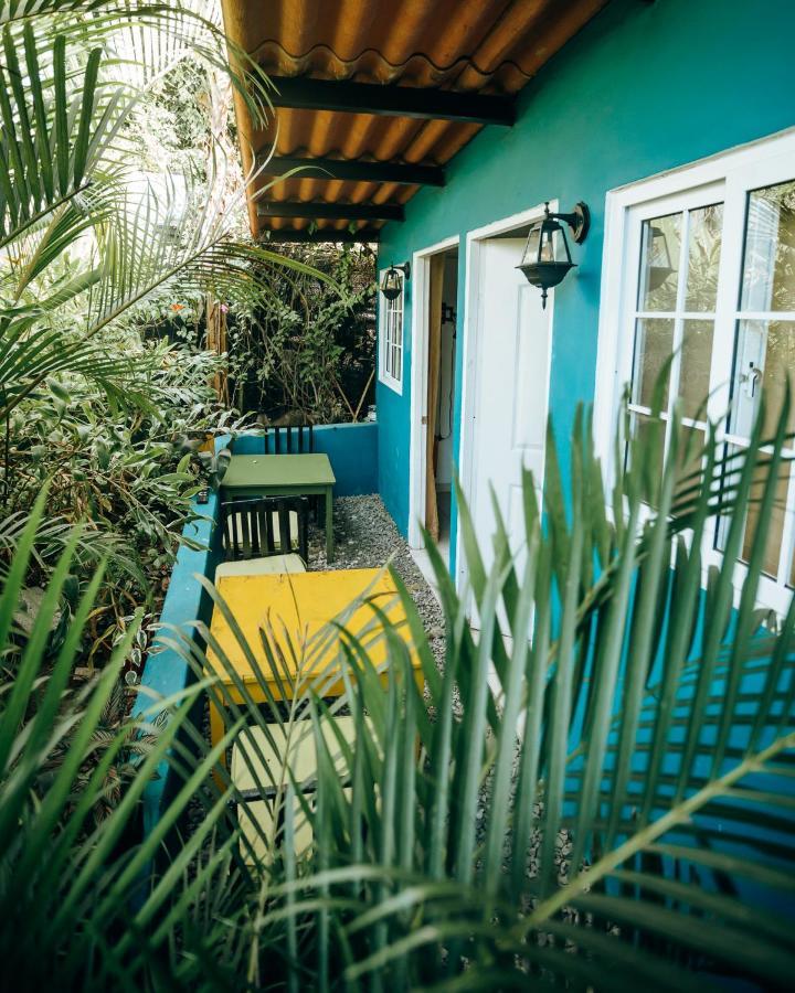 Hostal & Cafe Travelers Сантьяго Экстерьер фото